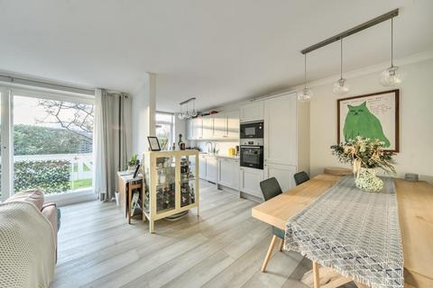 2 bedroom flat for sale, Surbtion,  Surrey,  KT2