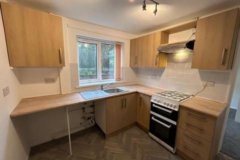 3 bedroom semi-detached house to rent, Fourth Avenue, Telford TF2