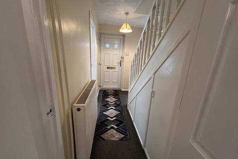 3 bedroom semi-detached house to rent, Fourth Avenue, Telford TF2