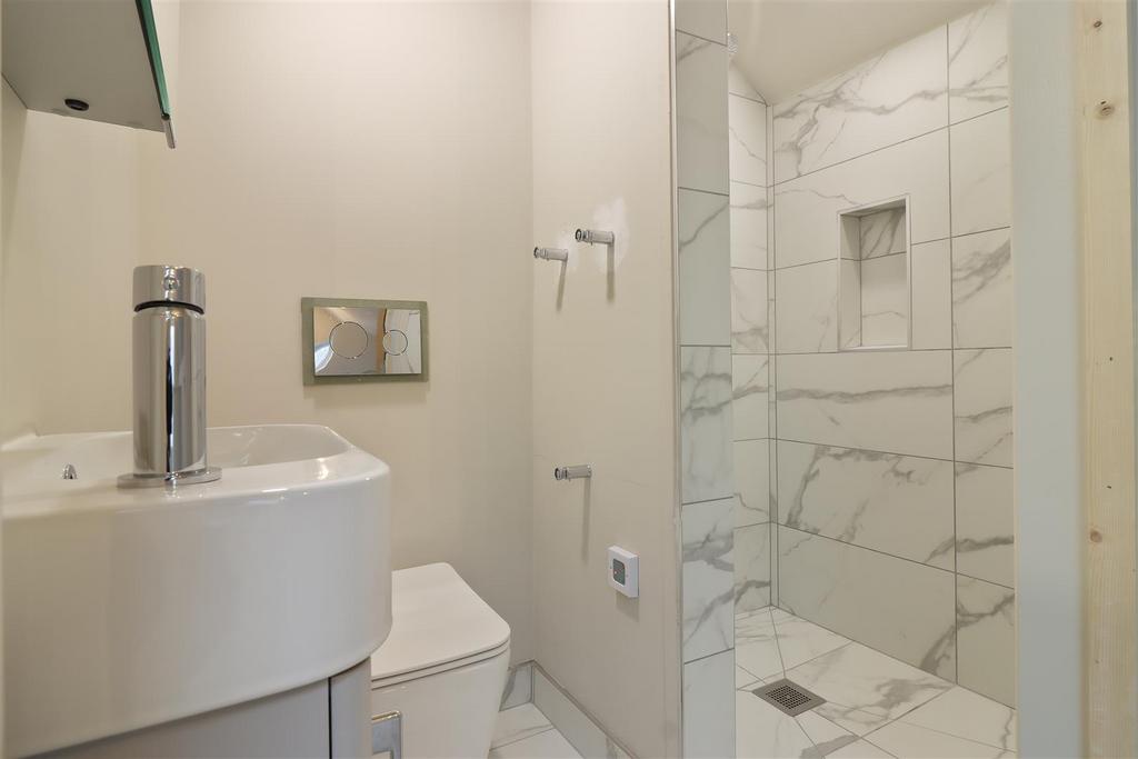 En Suite Shower Room