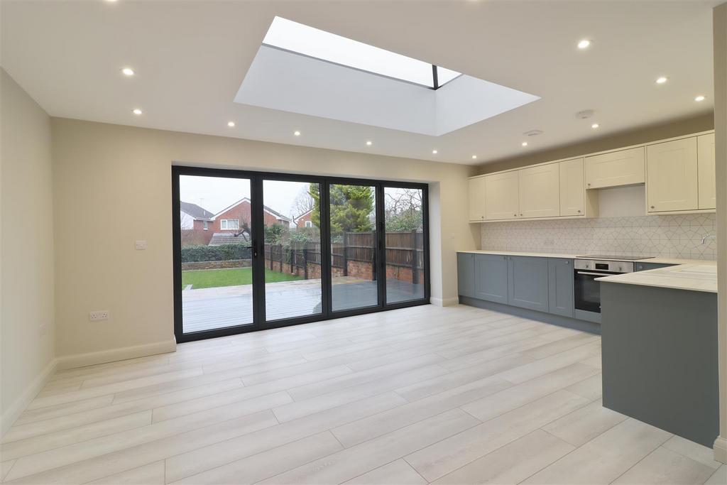 Open Plan 'L' Shaped Kitchen/Diner