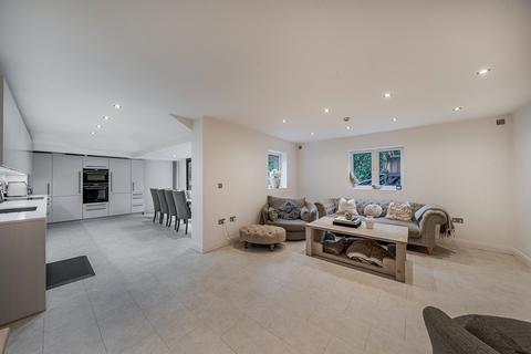 5 bedroom house for sale, Carew Road, Northwood