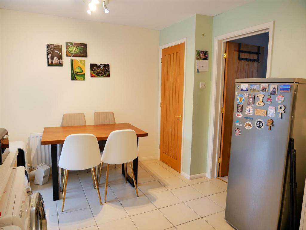 Dining kitchen