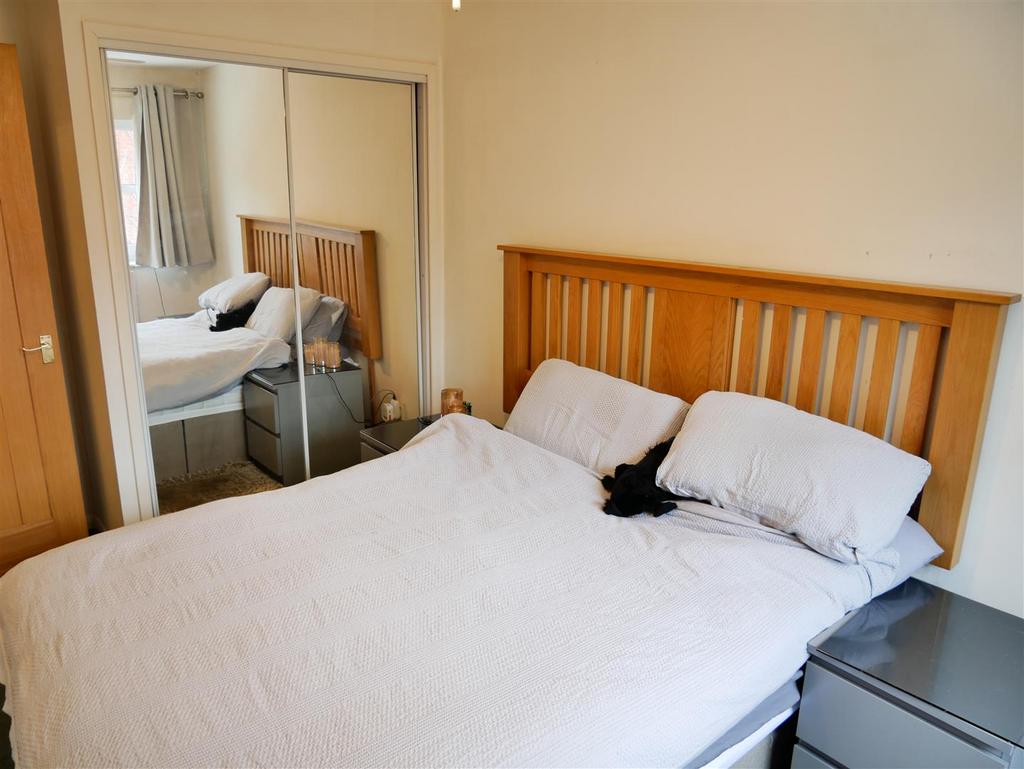 Principal bedroom