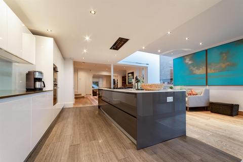 5 bedroom house to rent, Nassington Road, Hampstead, London, NW3