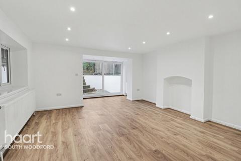 1 bedroom maisonette for sale, Chelmsford Road, South Woodford