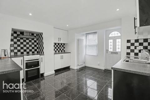 1 bedroom maisonette for sale, Chelmsford Road, South Woodford