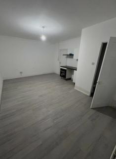 Studio to rent - Coombe Lane, London, SW20