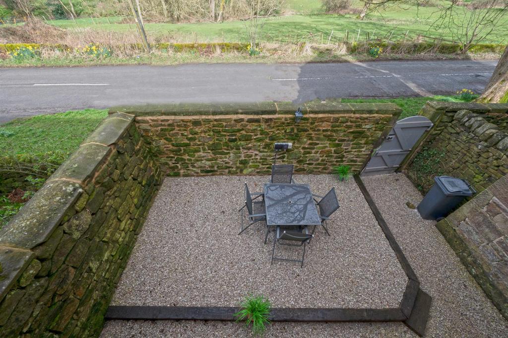 Manor Cottage courtyard garden.jpg