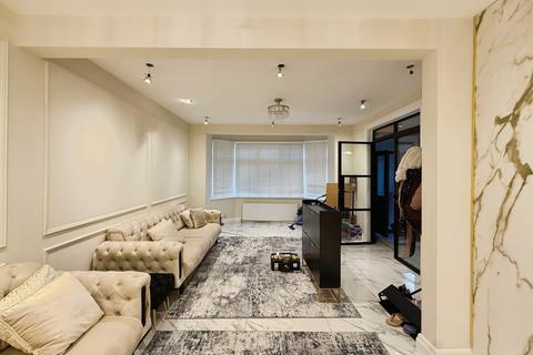 4 bedroom terraced house for sale, Middleton Gardens, Ilford, Essex