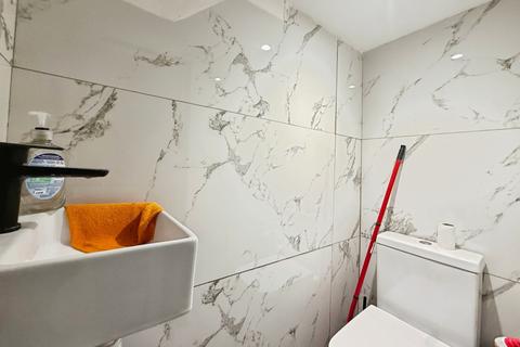 4 bedroom terraced house for sale, Middleton Gardens, Ilford, Essex
