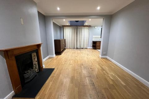 3 bedroom detached house to rent - Great West Road, ISLEWORTH TW7