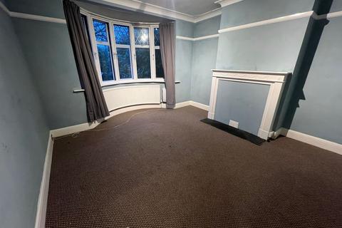 3 bedroom detached house to rent, Great West Road, ISLEWORTH TW7