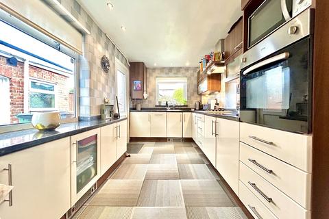 3 bedroom semi-detached house for sale, Kindale Road, Prenton, Merseyside, CH43