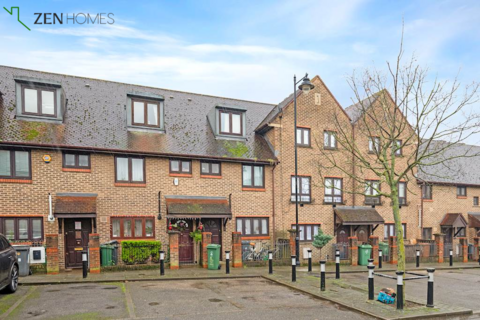 3 bedroom terraced house for sale, London E10
