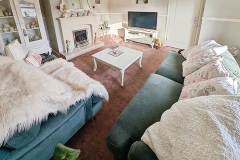 3 bedroom semi-detached house for sale, Highlands Lane, West Yorkshire HX2