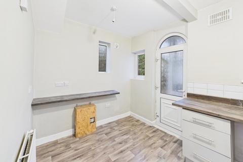 2 bedroom end of terrace house to rent, Westnall Road, Sheffield S5