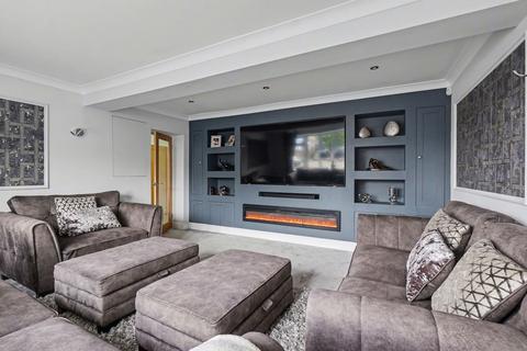 5 bedroom detached house for sale, Tunbury Avenue, Chatham ME5