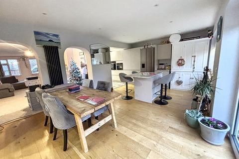 4 bedroom detached house to rent, Detached 4 bedroom home