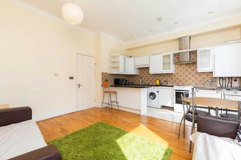 2 bedroom flat to rent, Milton Road, London W3
