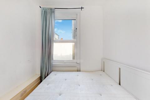 2 bedroom flat to rent, Milton Road, London W3