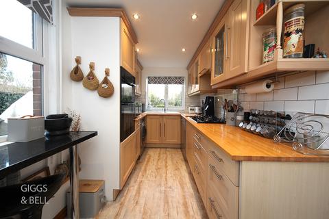 undefined, Park Street, Luton, LU1