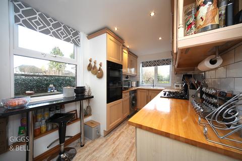undefined, Park Street, Luton, LU1