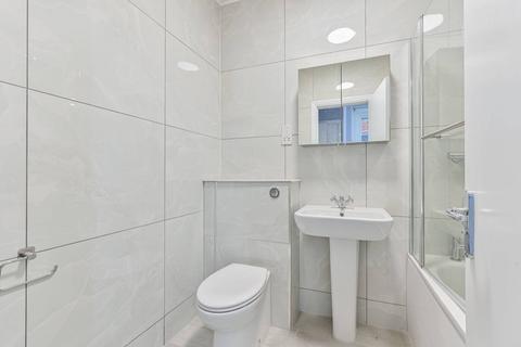 2 bedroom flat to rent, Gilbey Road, Tooting Broadway, London, SW17