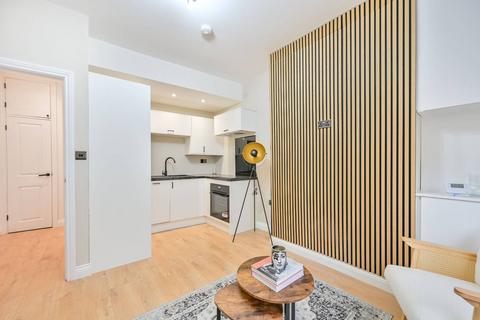 2 bedroom flat to rent, Charlton Road, Harlesden, London, NW10
