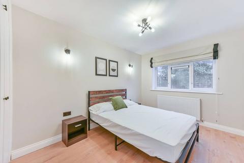 2 bedroom flat to rent, Charlton Road, Harlesden, London, NW10