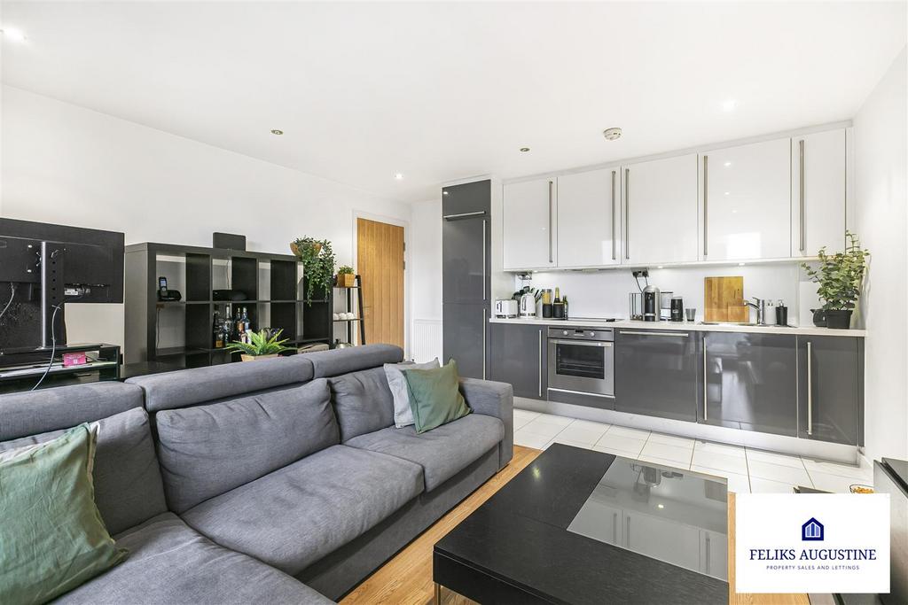 Living Room 2.jpg