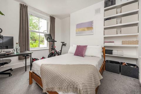 2 bedroom flat to rent, Fernlea Road, London SW12