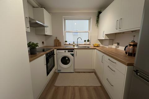 2 bedroom flat to rent, Lorna Road, Lorna Court, BN3