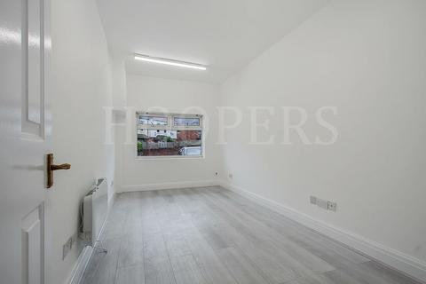 Studio to rent, Dudden Hill Lane, London, NW10
