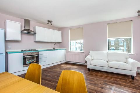 2 bedroom apartment to rent, Lavender Hill, London SW11