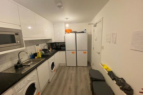 1 bedroom house of multiple occupation to rent, 16 Hospital Way, Lewisham, SE13