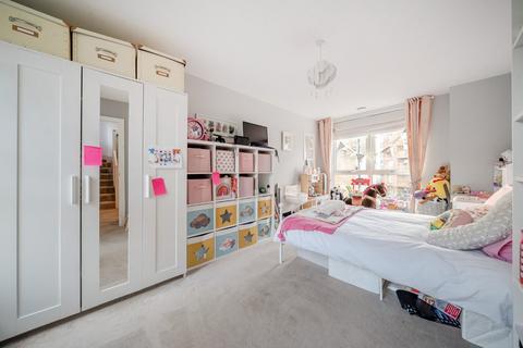 undefined, Davenant Way, Acton, London, W3