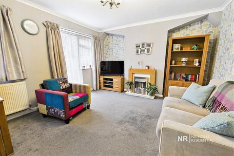 2 bedroom maisonette for sale, West Ewell KT19