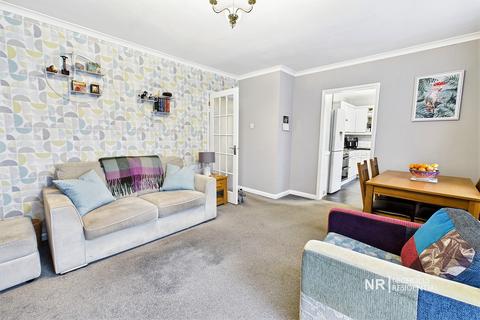 2 bedroom maisonette for sale, West Ewell KT19