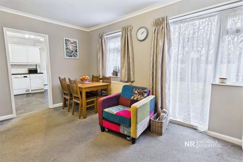 2 bedroom maisonette for sale, West Ewell KT19