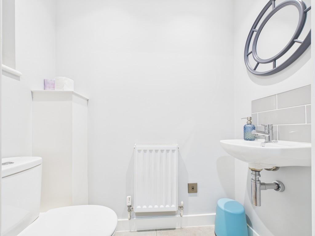 10 Oaks Court Thorpeness IP16 4 FF Downstairs Toile