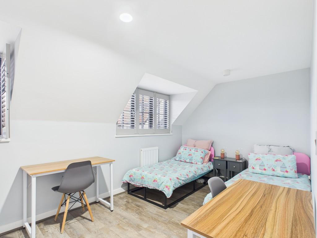 10 Oaks Court Thorpeness IP16 4 FF Bedroom 2 Angled
