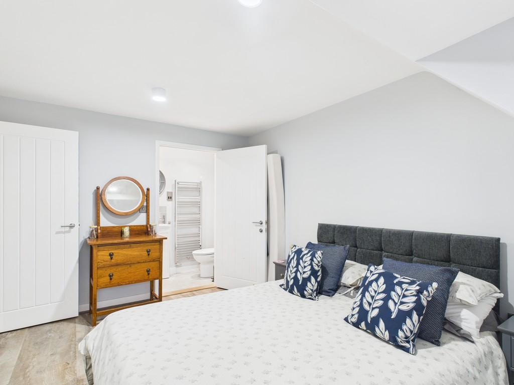 10 Oaks Court Thorpeness IP16 4 FF Master Bedroom S
