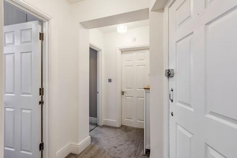 2 bedroom ground floor flat for sale, Bassett House, Knyveton Road