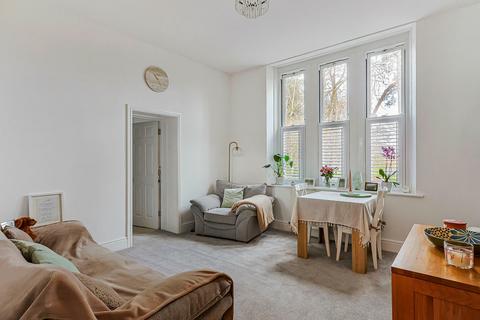 2 bedroom ground floor flat for sale, Bassett House, Knyveton Road