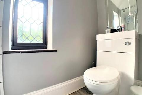 1 bedroom in a house share to rent, London SW16