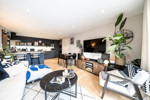 2 bedroom flat for sale, Nunhead Lane, London SE15
