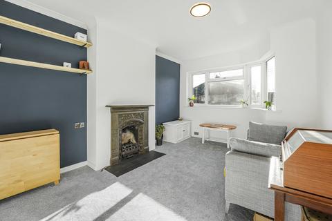 2 bedroom maisonette for sale, Woodcote Close, Kingston Upon Thames KT2