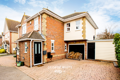 4 bedroom detached house for sale, Wheatfields, Rochford SS4
