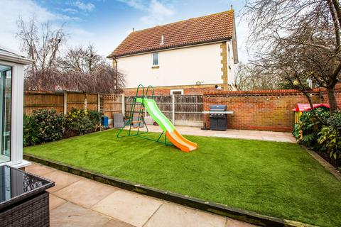 4 bedroom detached house for sale, Wheatfields, Rochford SS4